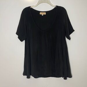 Otis & MacLaine Black Silk Short Sleeve Swing Top Sz S